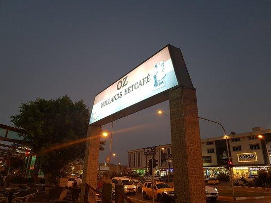 Oz Hollands Heineken Cafe